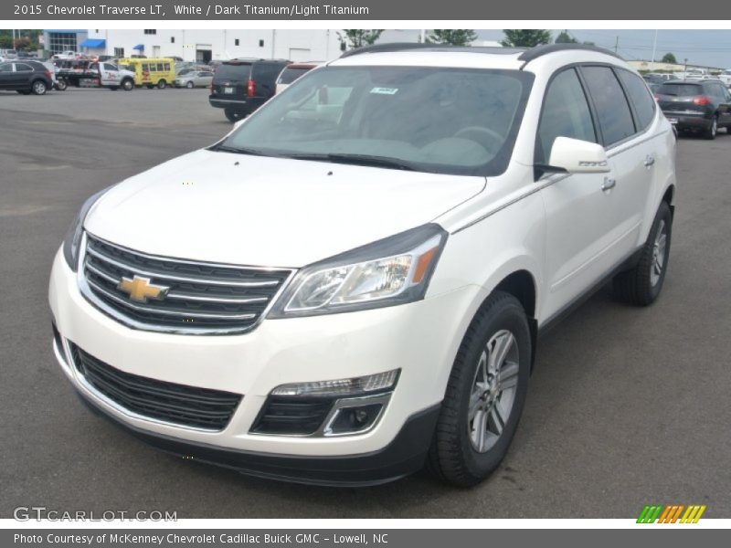 White / Dark Titanium/Light Titanium 2015 Chevrolet Traverse LT