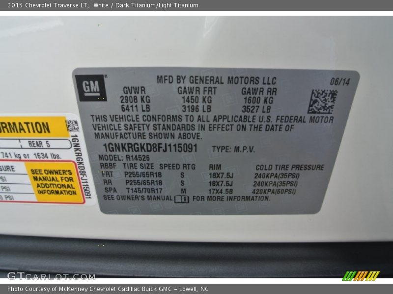 White / Dark Titanium/Light Titanium 2015 Chevrolet Traverse LT