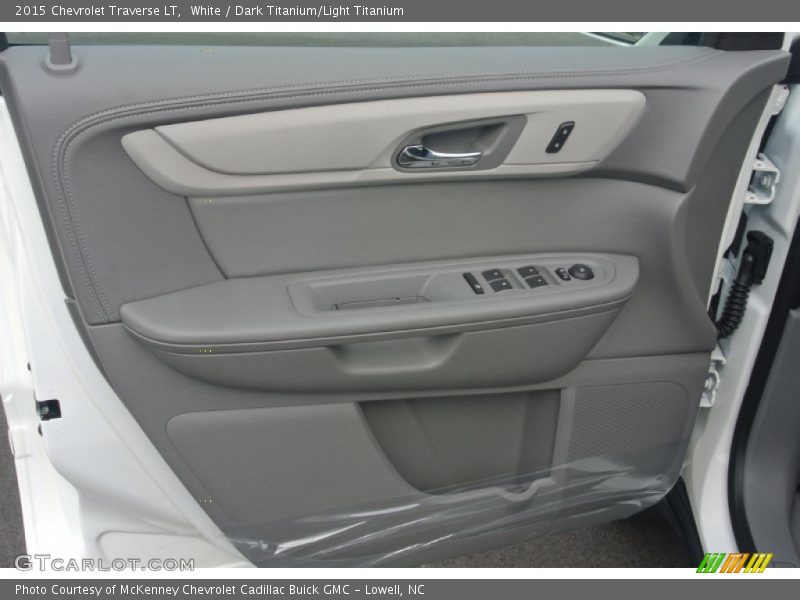 White / Dark Titanium/Light Titanium 2015 Chevrolet Traverse LT