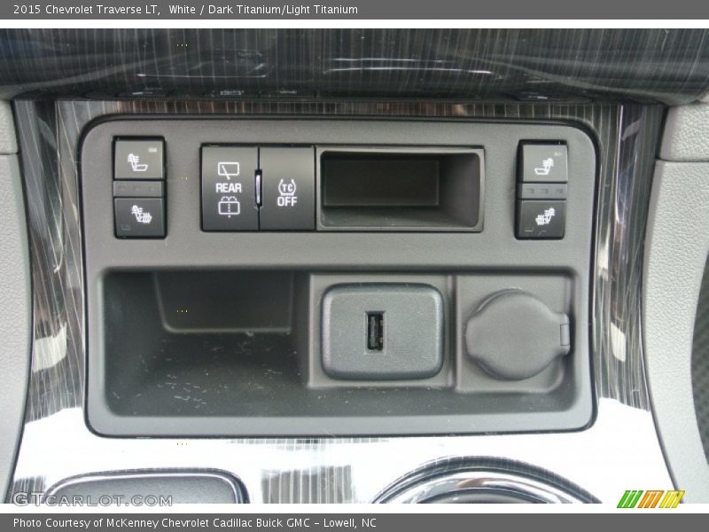 White / Dark Titanium/Light Titanium 2015 Chevrolet Traverse LT