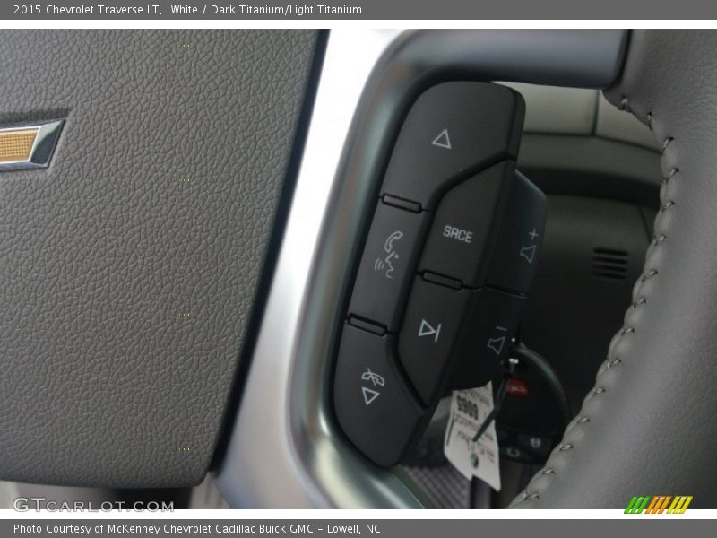White / Dark Titanium/Light Titanium 2015 Chevrolet Traverse LT