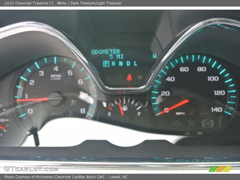 White / Dark Titanium/Light Titanium 2015 Chevrolet Traverse LT
