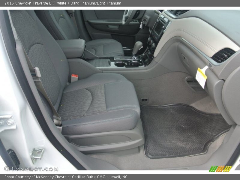 White / Dark Titanium/Light Titanium 2015 Chevrolet Traverse LT