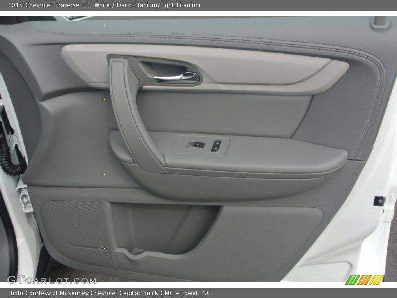 White / Dark Titanium/Light Titanium 2015 Chevrolet Traverse LT