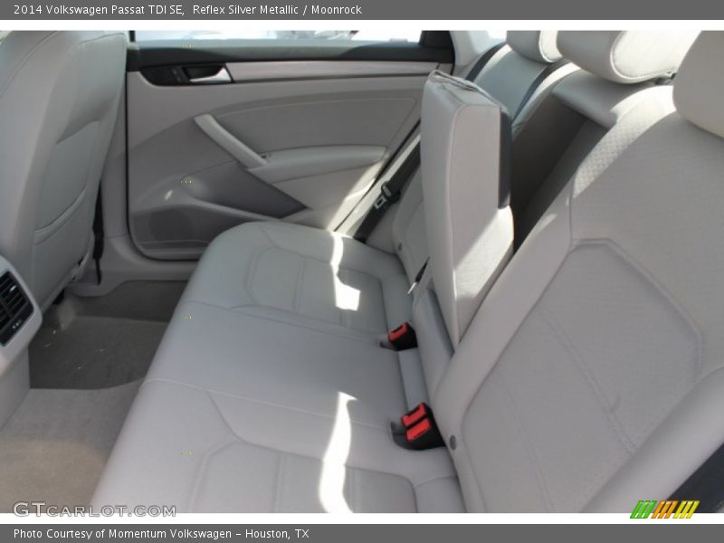 Reflex Silver Metallic / Moonrock 2014 Volkswagen Passat TDI SE