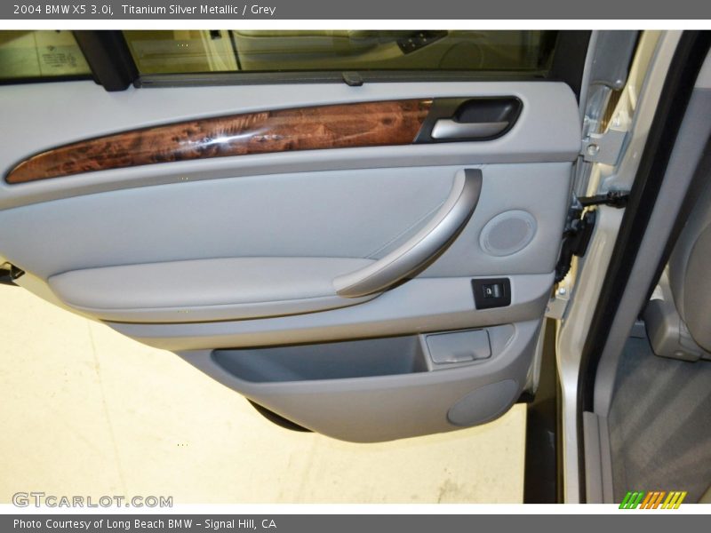 Titanium Silver Metallic / Grey 2004 BMW X5 3.0i