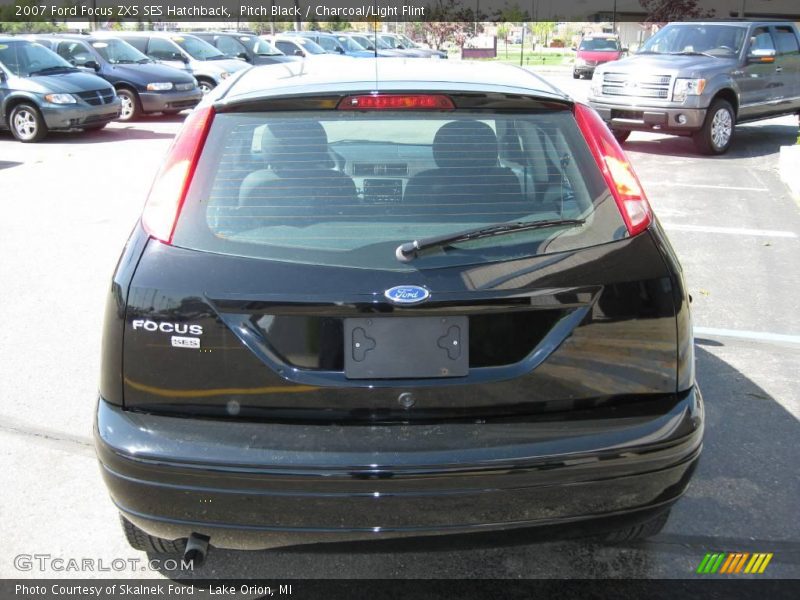 Pitch Black / Charcoal/Light Flint 2007 Ford Focus ZX5 SES Hatchback
