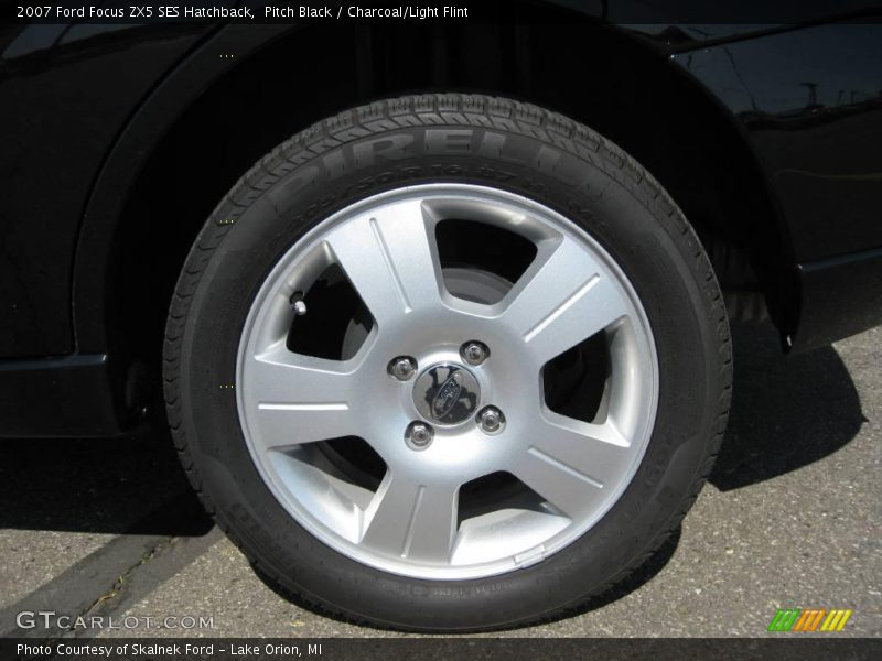 Pitch Black / Charcoal/Light Flint 2007 Ford Focus ZX5 SES Hatchback