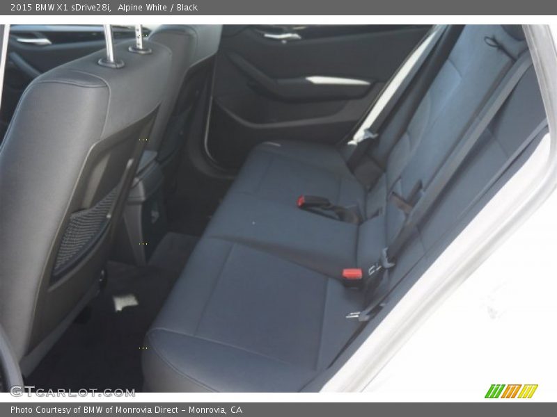 Alpine White / Black 2015 BMW X1 sDrive28i