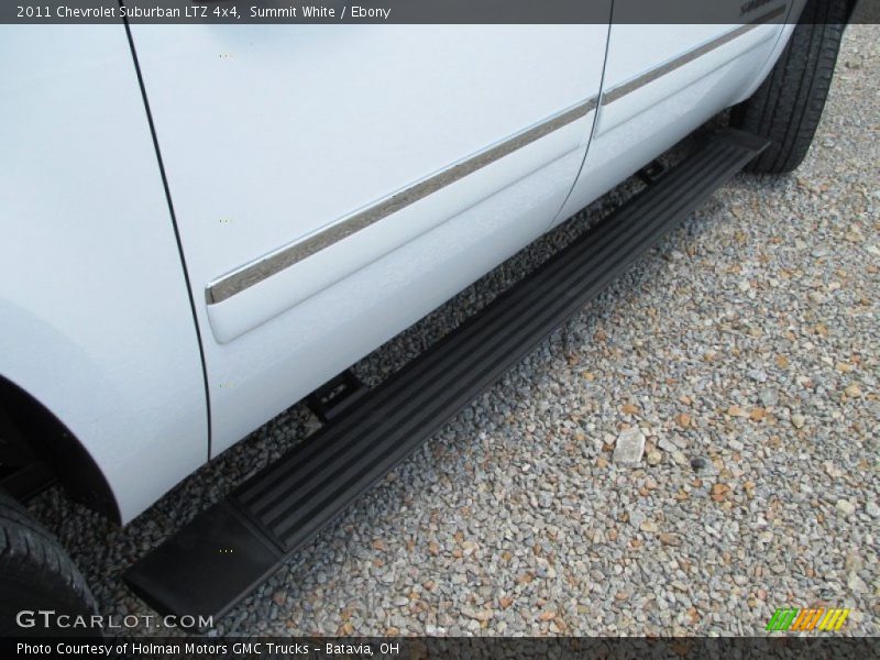 Summit White / Ebony 2011 Chevrolet Suburban LTZ 4x4