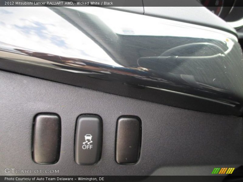 Wicked White / Black 2012 Mitsubishi Lancer RALLIART AWD