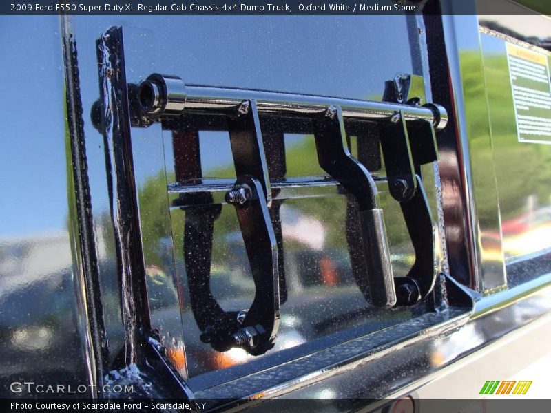 Oxford White / Medium Stone 2009 Ford F550 Super Duty XL Regular Cab Chassis 4x4 Dump Truck