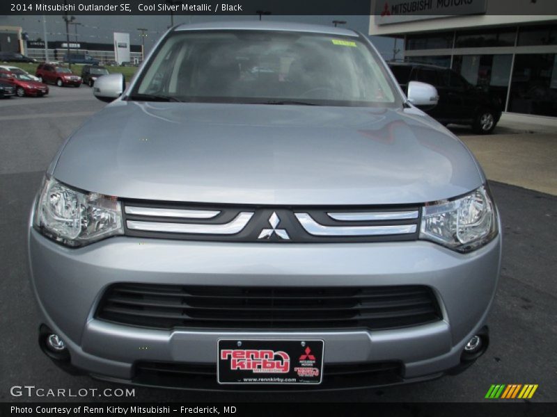 Cool Silver Metallic / Black 2014 Mitsubishi Outlander SE