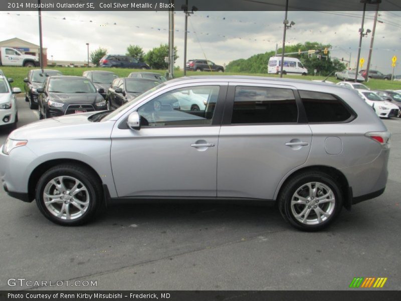 Cool Silver Metallic / Black 2014 Mitsubishi Outlander SE