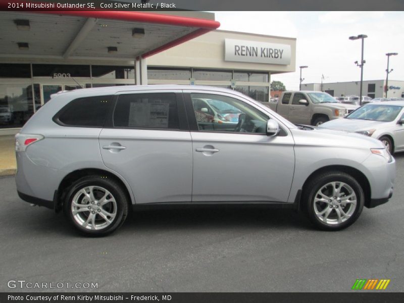 Cool Silver Metallic / Black 2014 Mitsubishi Outlander SE