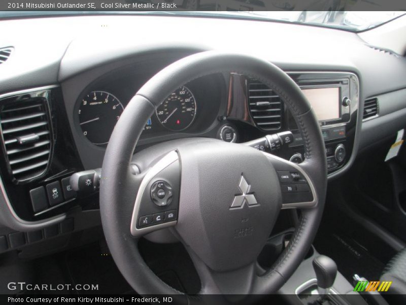 Cool Silver Metallic / Black 2014 Mitsubishi Outlander SE