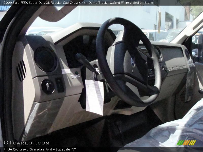 Oxford White / Medium Stone 2009 Ford F550 Super Duty XL Regular Cab Chassis 4x4 Dump Truck