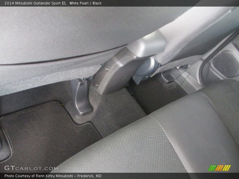 White Pearl / Black 2014 Mitsubishi Outlander Sport ES
