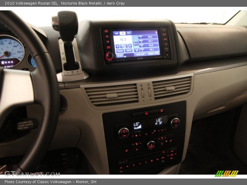 Nocturne Black Metallic / Aero Gray 2010 Volkswagen Routan SEL