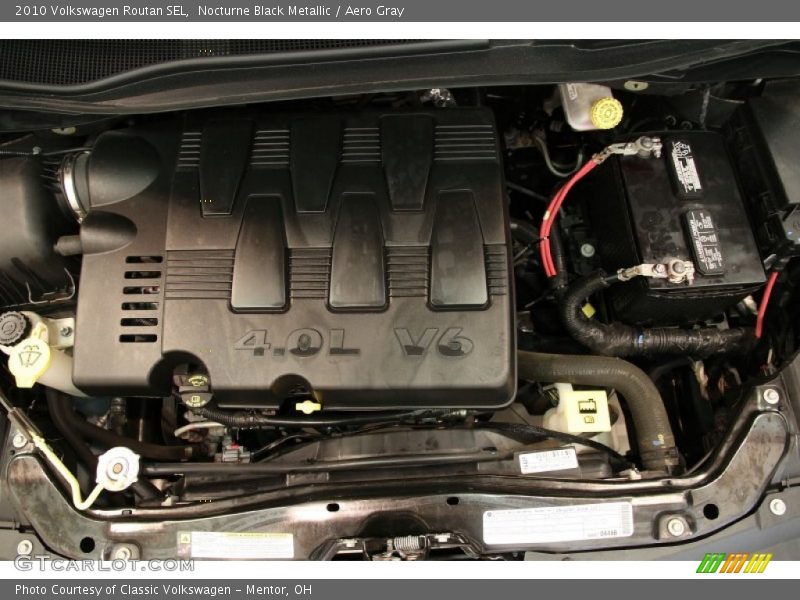 Nocturne Black Metallic / Aero Gray 2010 Volkswagen Routan SEL
