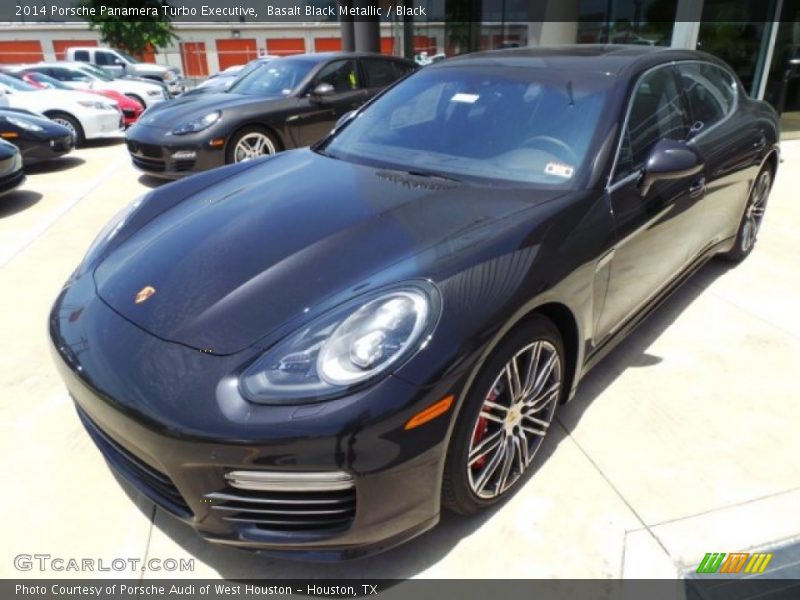 Front 3/4 View of 2014 Panamera Turbo Executive