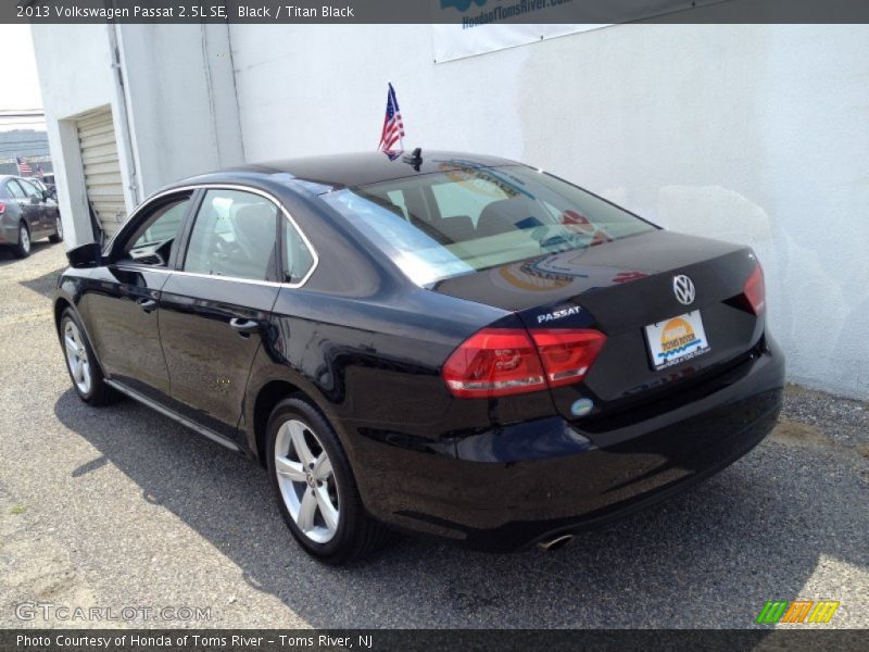 Black / Titan Black 2013 Volkswagen Passat 2.5L SE