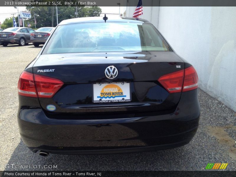 Black / Titan Black 2013 Volkswagen Passat 2.5L SE