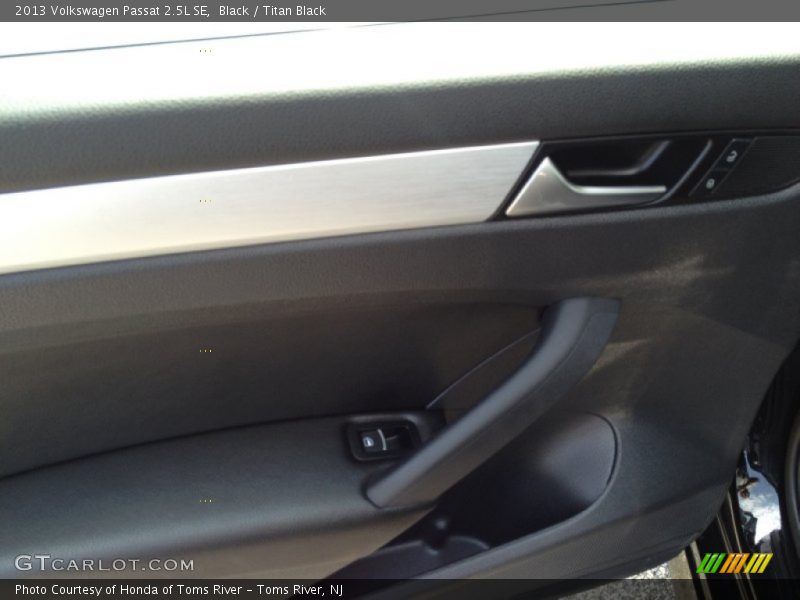 Black / Titan Black 2013 Volkswagen Passat 2.5L SE