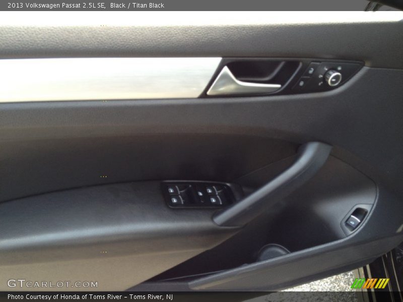 Black / Titan Black 2013 Volkswagen Passat 2.5L SE