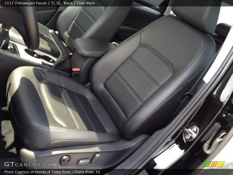 Black / Titan Black 2013 Volkswagen Passat 2.5L SE