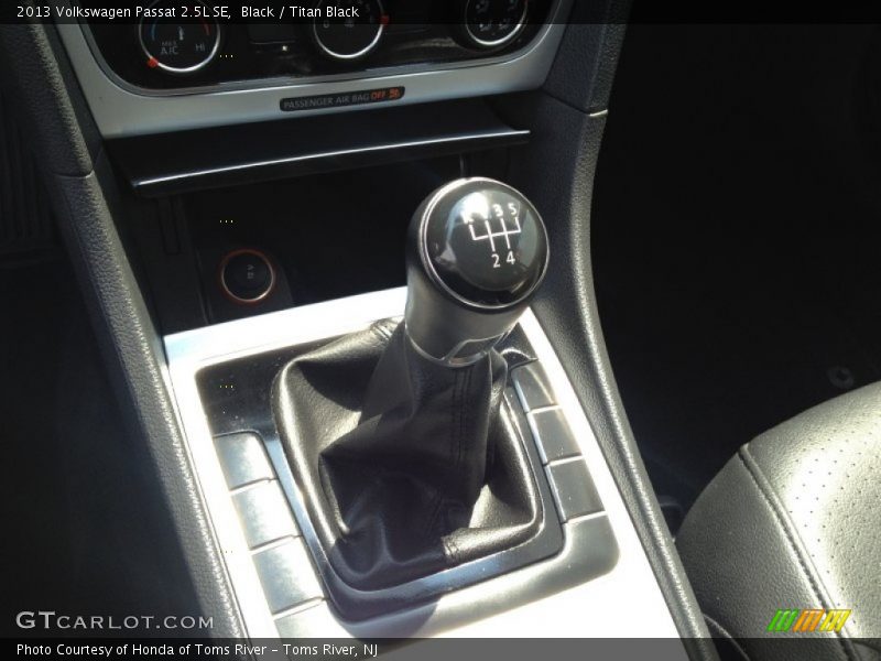 Black / Titan Black 2013 Volkswagen Passat 2.5L SE