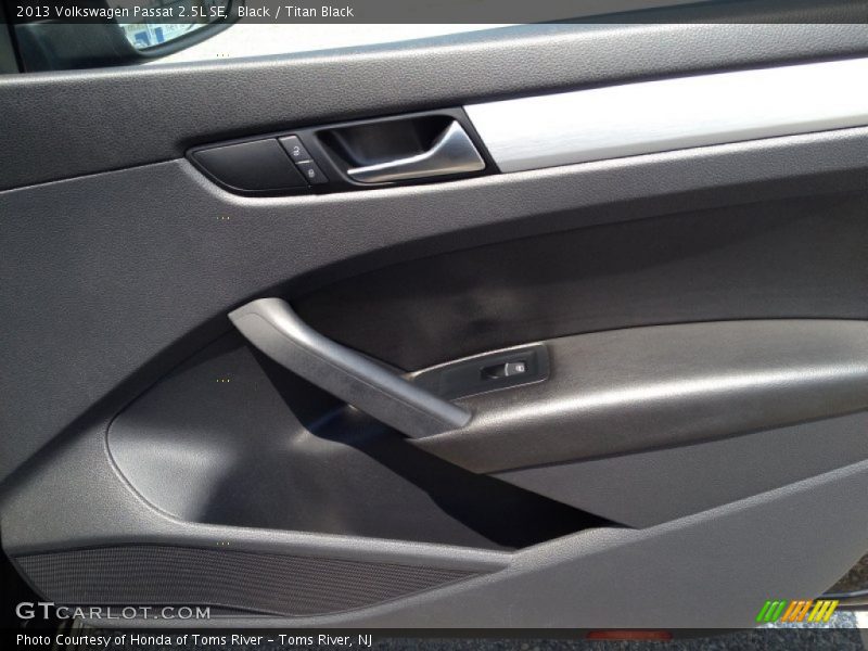 Black / Titan Black 2013 Volkswagen Passat 2.5L SE