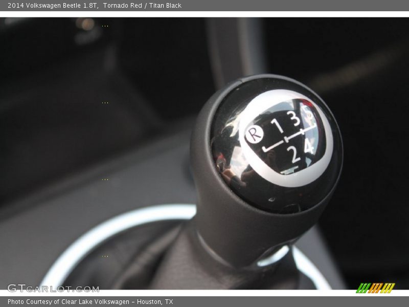 Tornado Red / Titan Black 2014 Volkswagen Beetle 1.8T