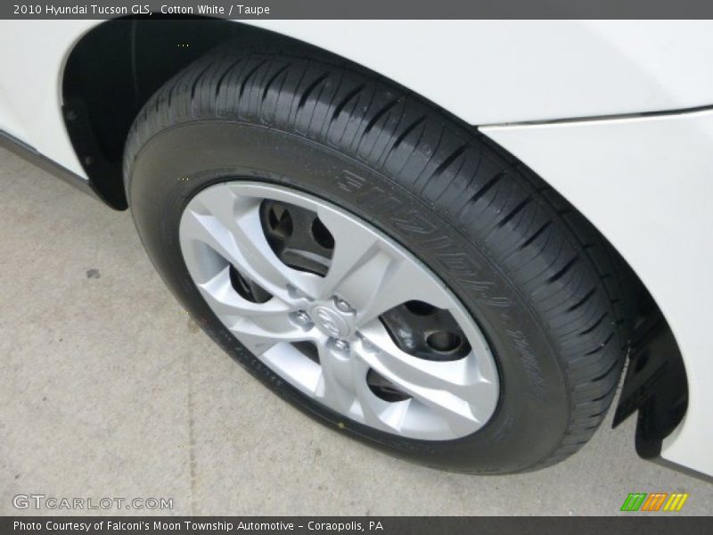 Cotton White / Taupe 2010 Hyundai Tucson GLS