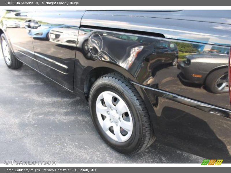 Midnight Black / Beige 2006 Kia Sedona LX