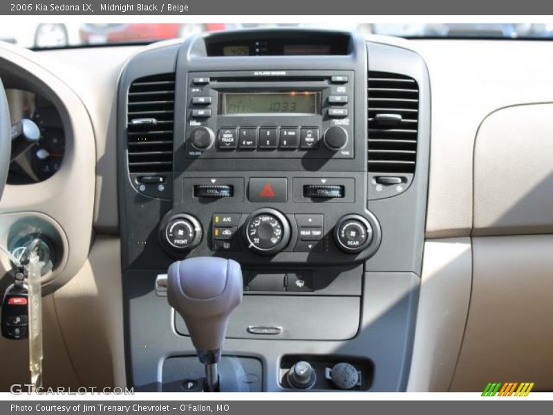 Midnight Black / Beige 2006 Kia Sedona LX