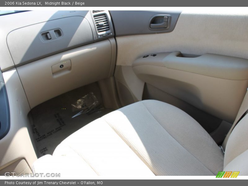 Midnight Black / Beige 2006 Kia Sedona LX