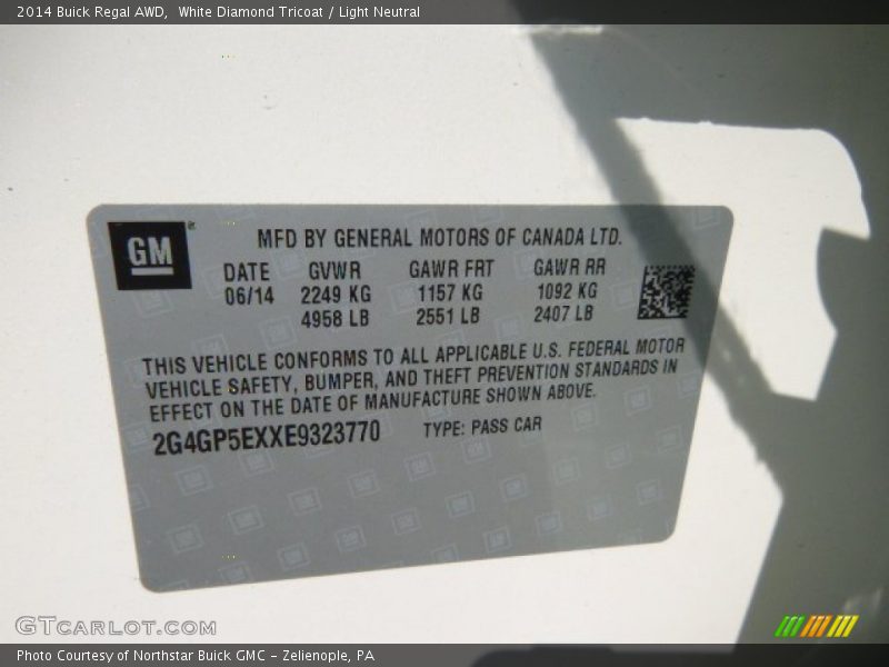 White Diamond Tricoat / Light Neutral 2014 Buick Regal AWD