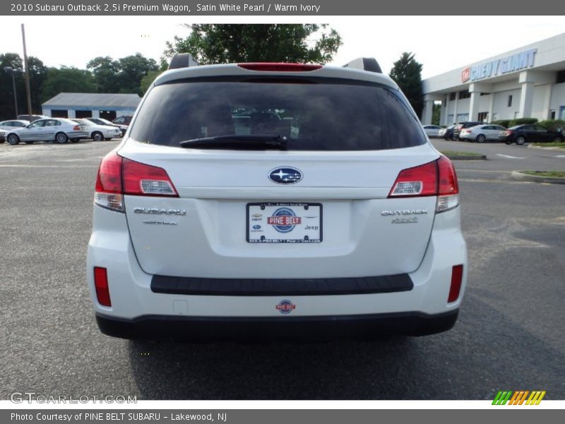 Satin White Pearl / Warm Ivory 2010 Subaru Outback 2.5i Premium Wagon
