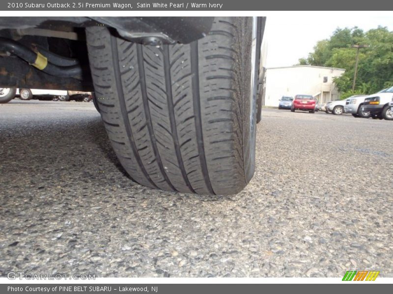 Satin White Pearl / Warm Ivory 2010 Subaru Outback 2.5i Premium Wagon