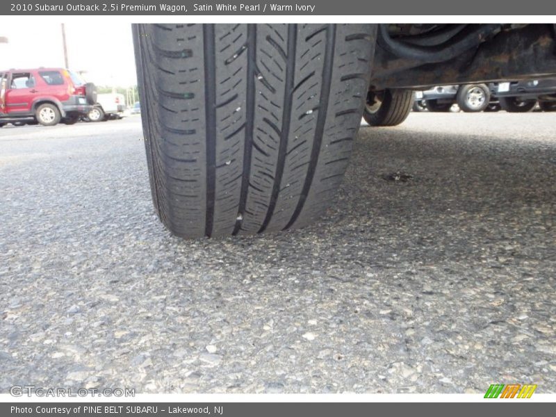 Satin White Pearl / Warm Ivory 2010 Subaru Outback 2.5i Premium Wagon