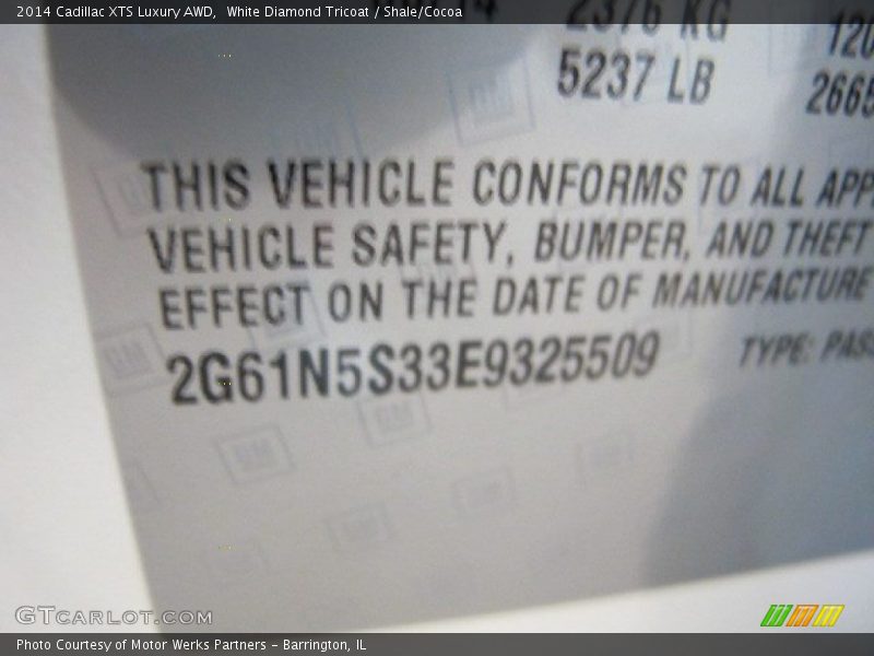 White Diamond Tricoat / Shale/Cocoa 2014 Cadillac XTS Luxury AWD