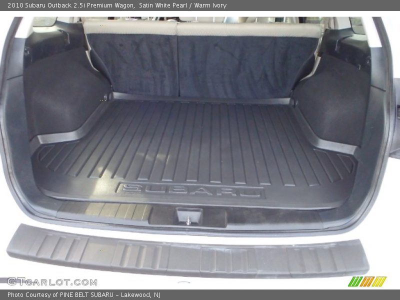 Satin White Pearl / Warm Ivory 2010 Subaru Outback 2.5i Premium Wagon