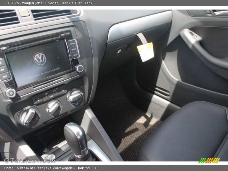 Black / Titan Black 2014 Volkswagen Jetta SE Sedan