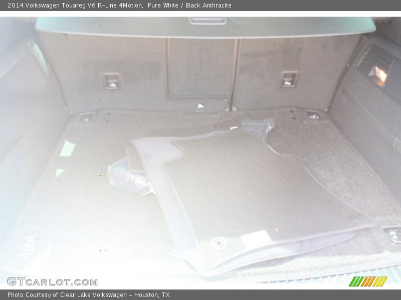 Pure White / Black Anthracite 2014 Volkswagen Touareg V6 R-Line 4Motion