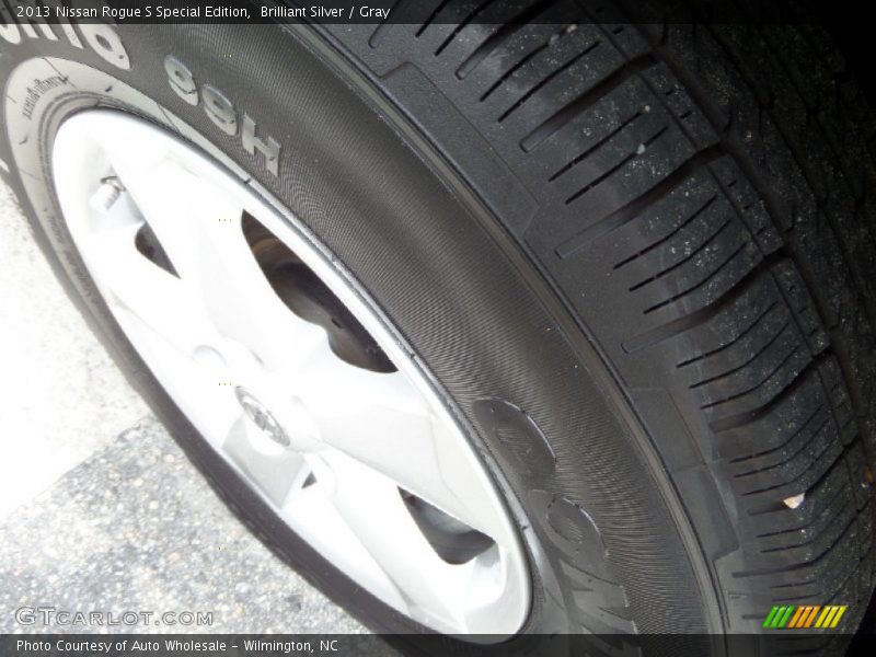 Brilliant Silver / Gray 2013 Nissan Rogue S Special Edition