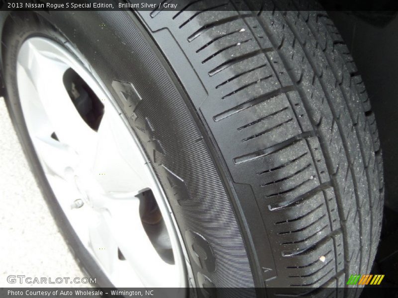 Brilliant Silver / Gray 2013 Nissan Rogue S Special Edition