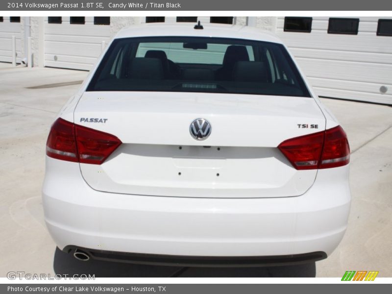 Candy White / Titan Black 2014 Volkswagen Passat 1.8T SE