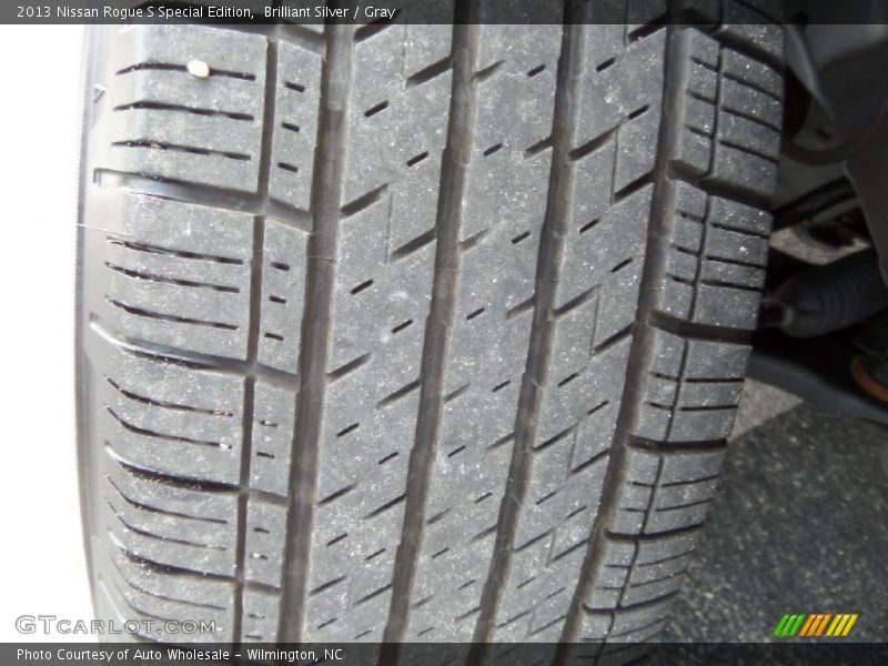 Brilliant Silver / Gray 2013 Nissan Rogue S Special Edition