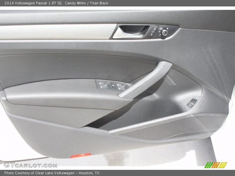 Candy White / Titan Black 2014 Volkswagen Passat 1.8T SE
